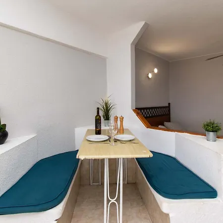 Santa Maria 133 - Адехе